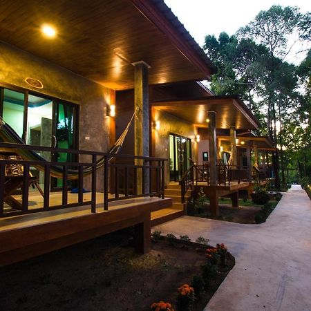 The Sun Long Beach Resort Koh Lanta Ngoại thất bức ảnh