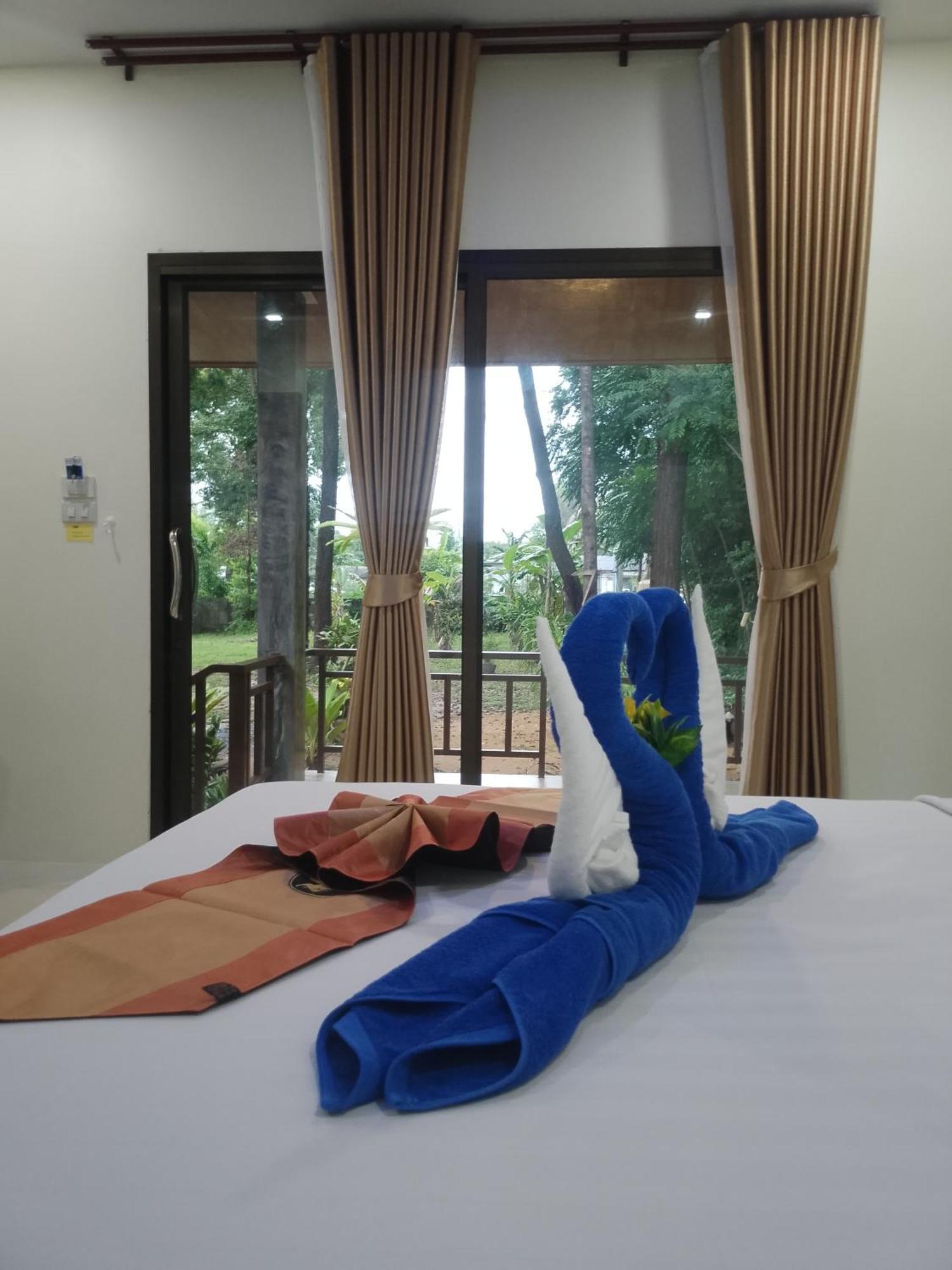 The Sun Long Beach Resort Koh Lanta Ngoại thất bức ảnh